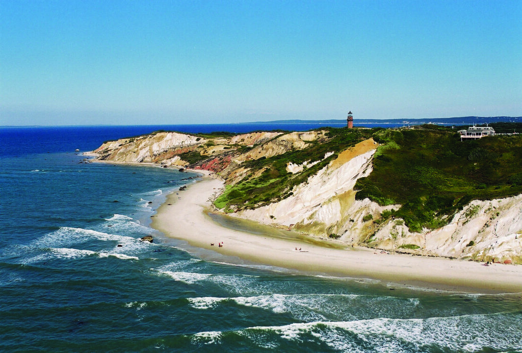 Martha’s Vineyard Claims 50 Migrants Flown In By DeSantis Causing A ‘Humanitarian Crisis’ Martha's Vineyard