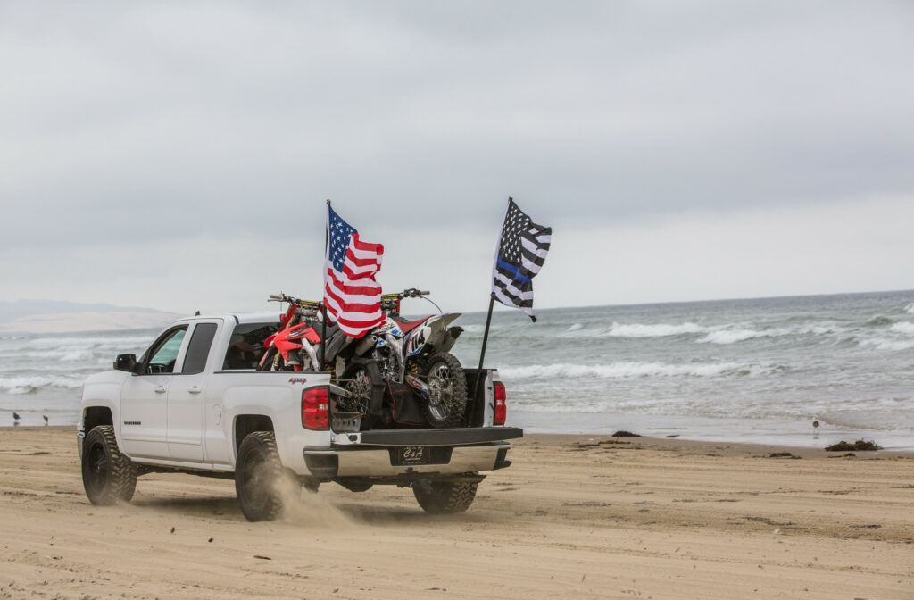 LAPD Slammed By Nearly 10K Of Their Own Police Force For Banning Thin Blue Line Flag Thin Blue Line Flag