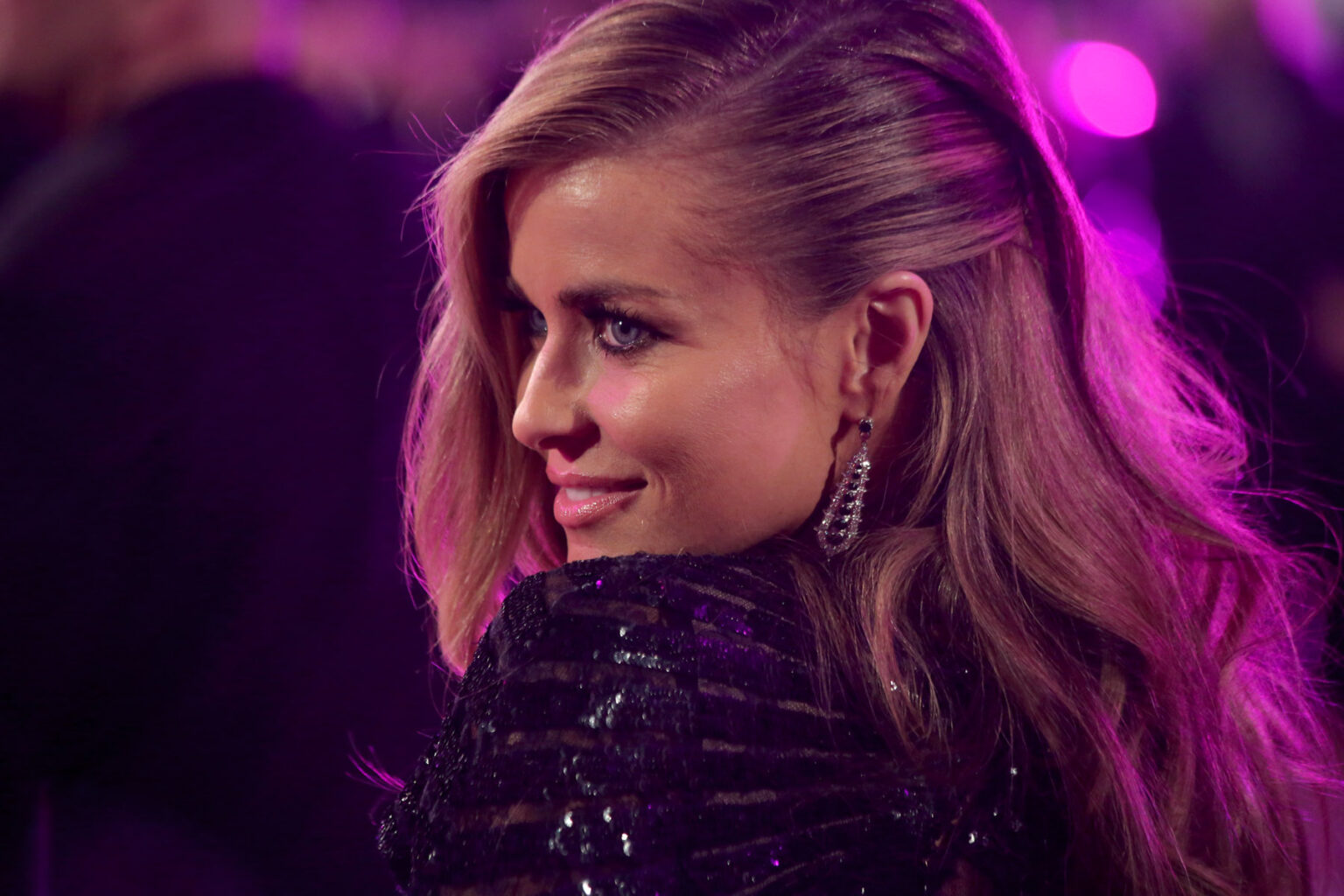 ’90s Bombshells Sizzle In Almost-Nude Photo Shoot – American 