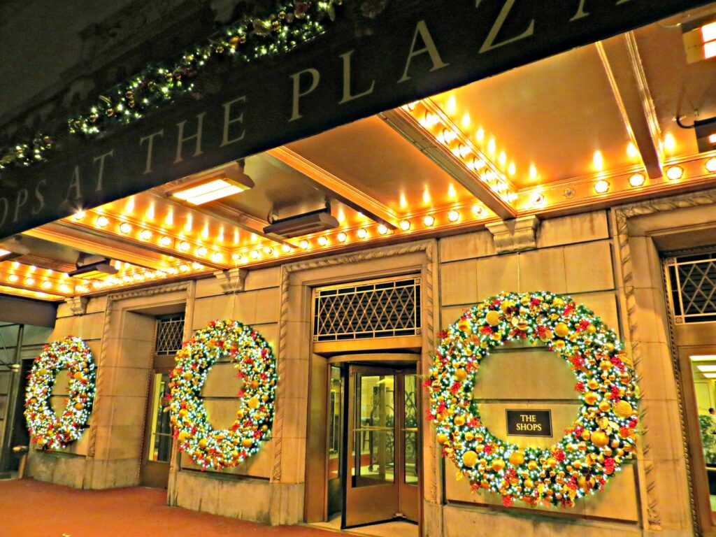 ‘Home Alone 2’ Director Still Haunted By Trump Cameo Plaza Hotel Christmas Home Alone 2