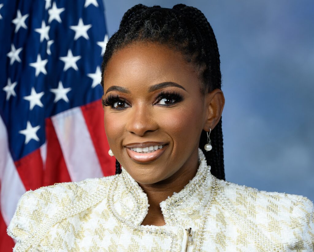 Crockett Blasts Greene To Jimmy Kimmel In Wake Of House Floor Cat Fight Rep. Jasmine Crockett