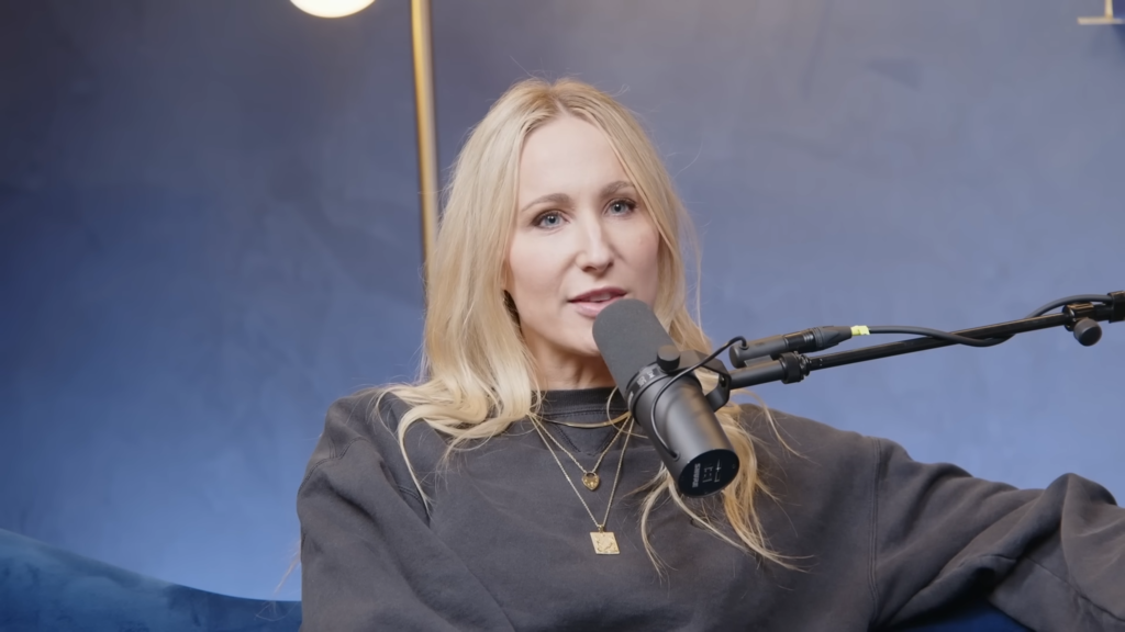 Golden Globes Host Hilariously Flames Kamala Supporting Celebs Nikki Glaser